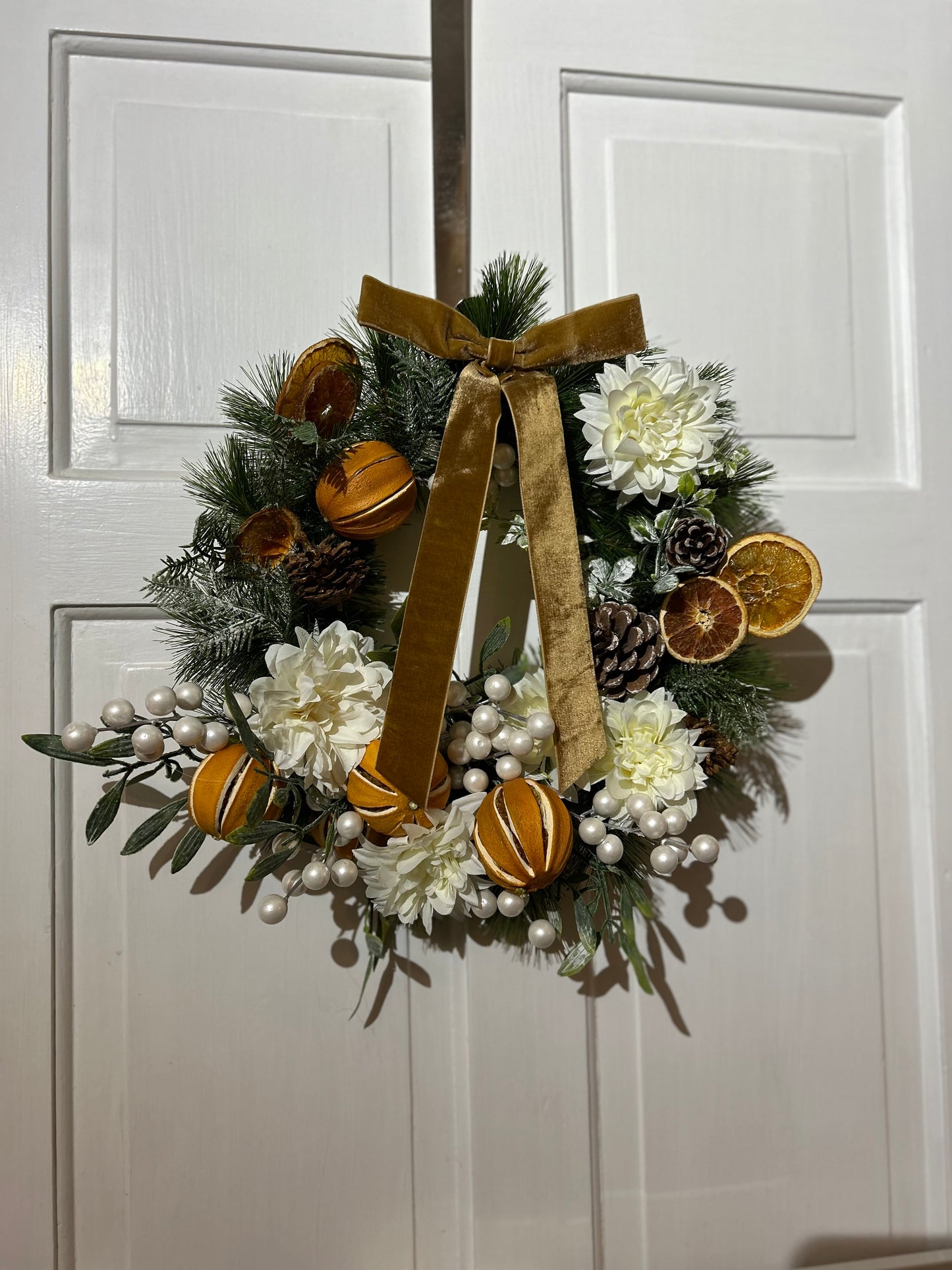 Elegant Gold & White Christmas Wreath with Natural Citrus